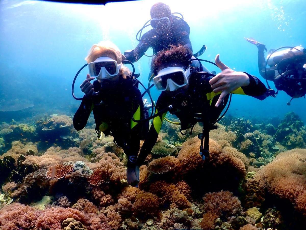 Pamanilao And Padoy'S Dive Camp Hotel Batangas Luaran gambar
